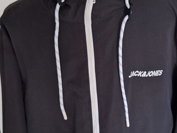 Veste de sport à capuche Jack &Jones beige, bleu marine et blanche - photo numéro 3