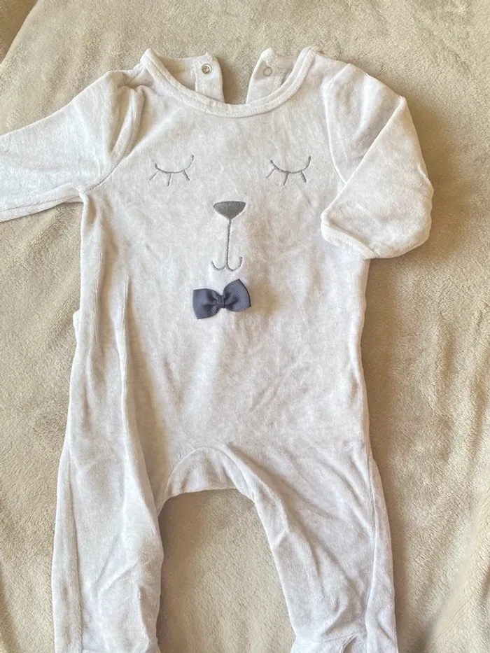 Pyjama velours taille 3 mois