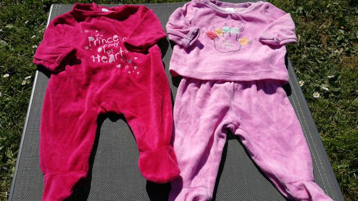 Lot Pyjamas fille taille 1 mois