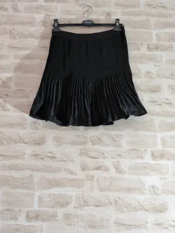 Petite jupe noire Camaïeu – Taille 38 – Neuve avec étiquette