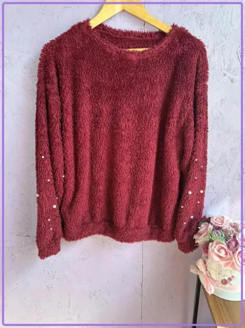 Pull doux en moumoute avec perles