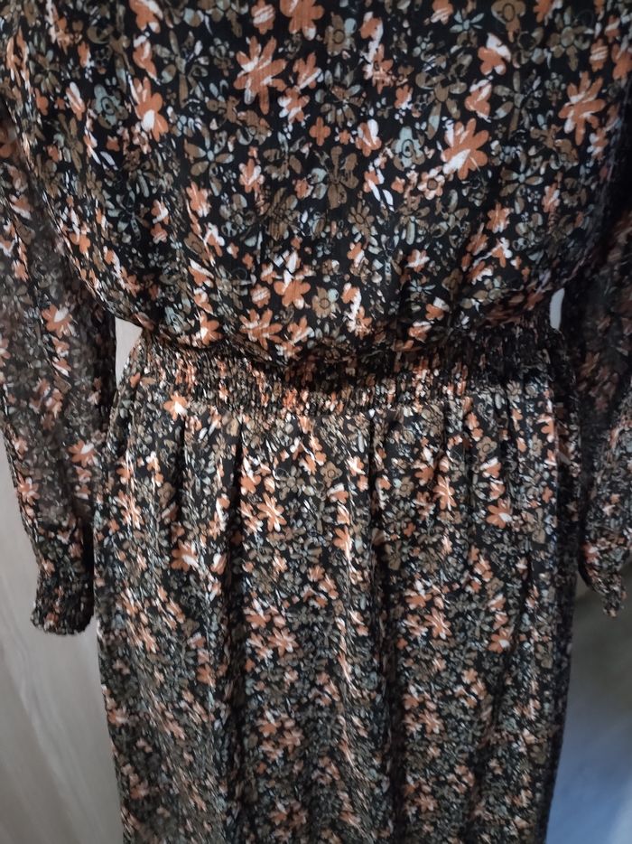 Robe mi-longue manches longues taille 44 - photo numéro 3