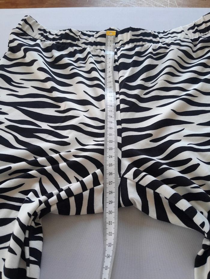 Très beau pantalon zèbre moulant évasé tout doux neuf taille M ou L Noisy May - photo numéro 9