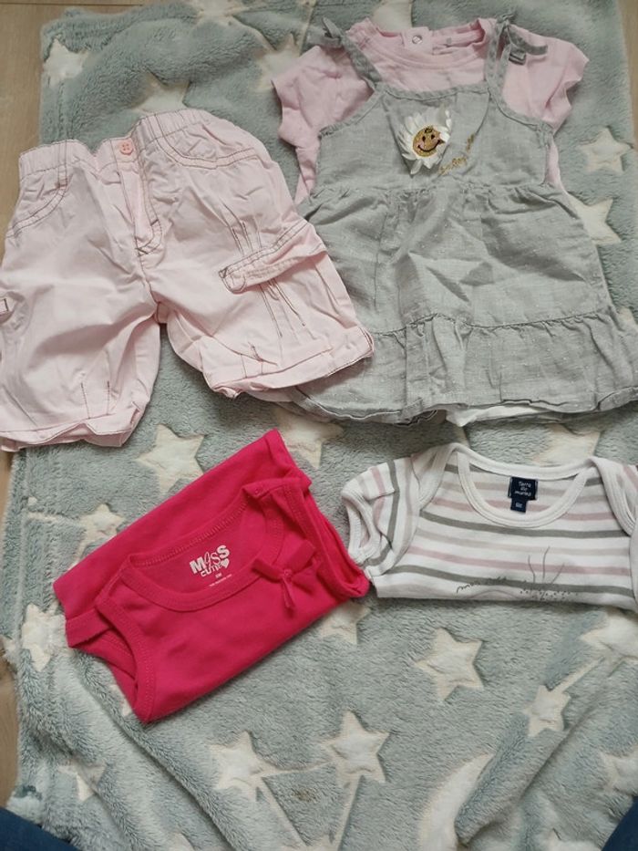 Lot d'habits 6 mois