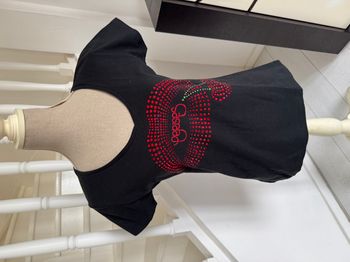 T Shirt Le Temps des Cerises noir et strass rouges