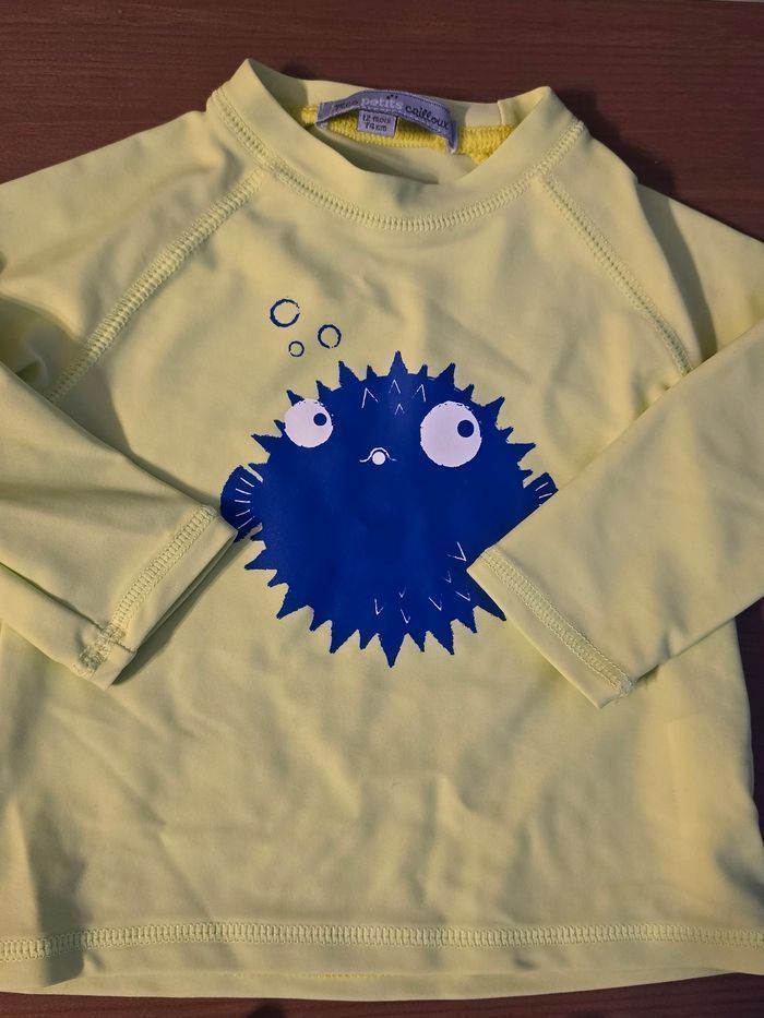 💙🤩😍Teeshirt UV ,  shorts de bain,tee shirt ml  12 mois garçon 😍🤩💙 - photo numéro 4