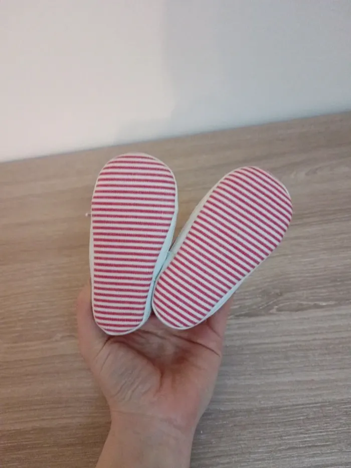 Chaussures bébé 6/9mois Kiabi neuf - photo numéro 5