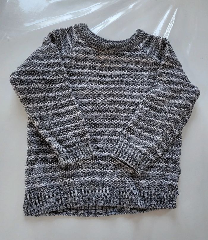 Pull gris taille 18 mois