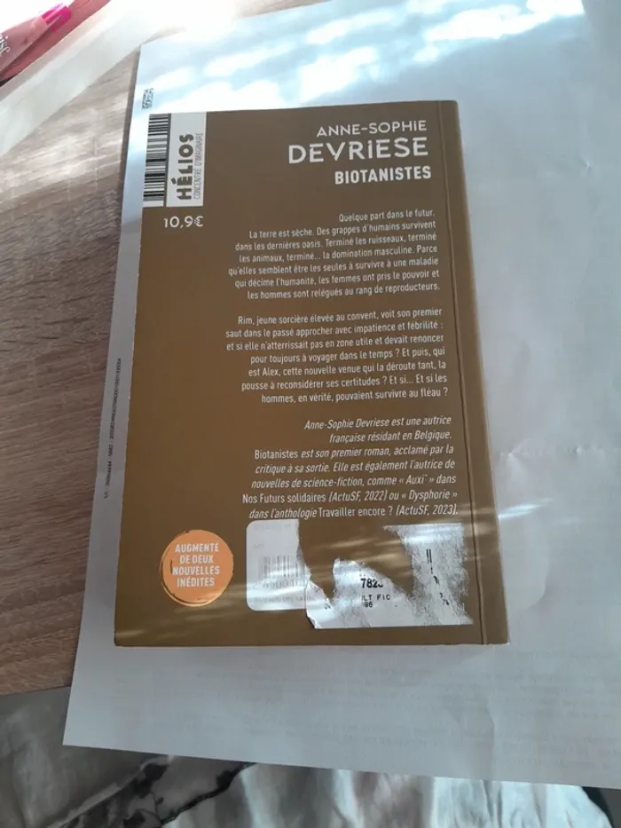 Super livre science fiction très bien écrit récent - photo numéro 2