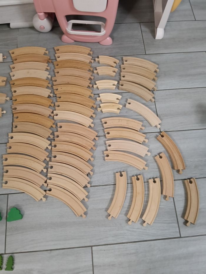 Lot circuit de train en bois - photo numéro 8