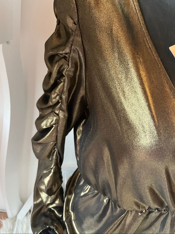 Blouse dorée effet satiné – manches froncées – T.S Zara neuve 🪩 - photo numéro 3