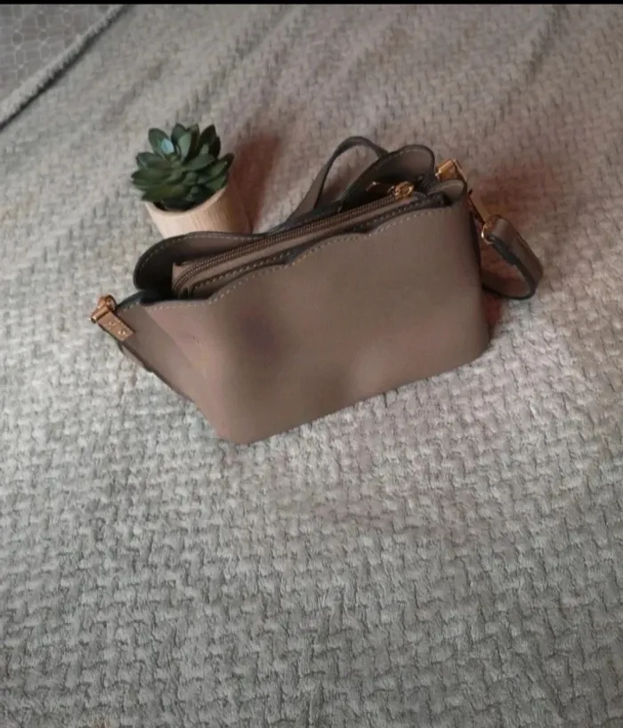 Sac bandoulière taupe élégant – pratique et tendance - photo numéro 3