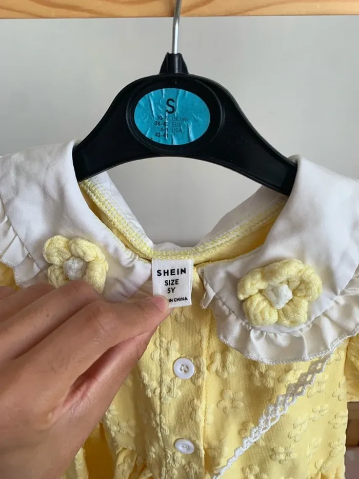 Robe jaune - photo numéro 2