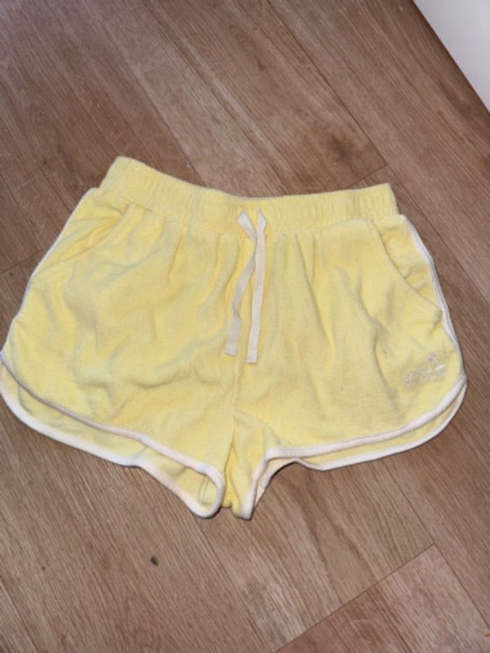 Short jaune clair