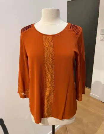 Superbe Blouse avec dentelle Akoz 🌸 M 38