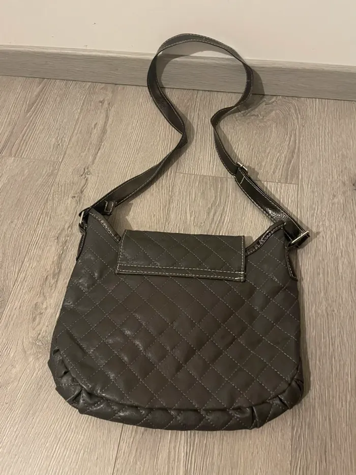 sac à main bandoulière matelassé gris 👜 - photo numéro 5