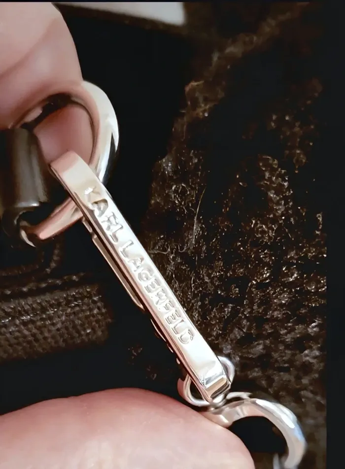 Sac XXL. Tissu et fourrure. Bandoulière réglable amovible. Karl Lagerfeld authentique. Neuf 🥰 - photo numéro 4