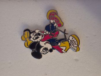 Pin's Mickey et Daisy