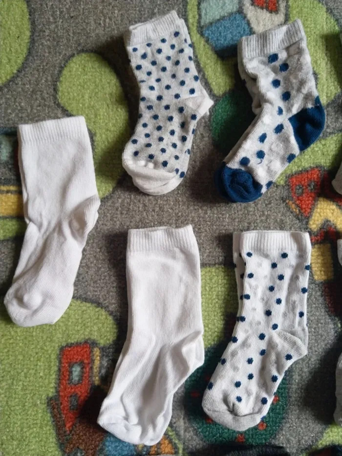 Lot 14 paires de chaussettes diverses marque taille 16-18 - photo numéro 4