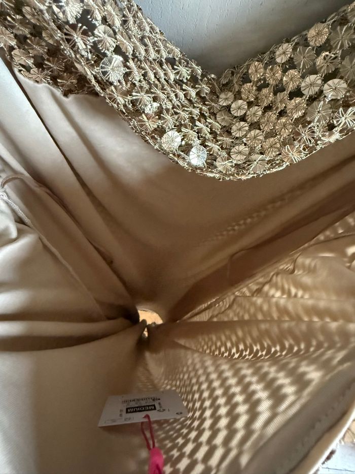 Robe dorée pour les Fêtes de fin d’année - photo numéro 9