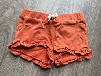 Short fille