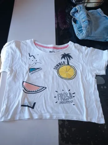 Crop top blanc à motifs