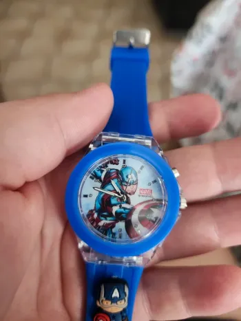 Montre lumineuse captain america
