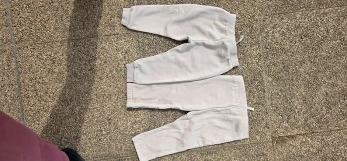 Lot 2 jogging mickey 18-24m primark - photo numéro 2