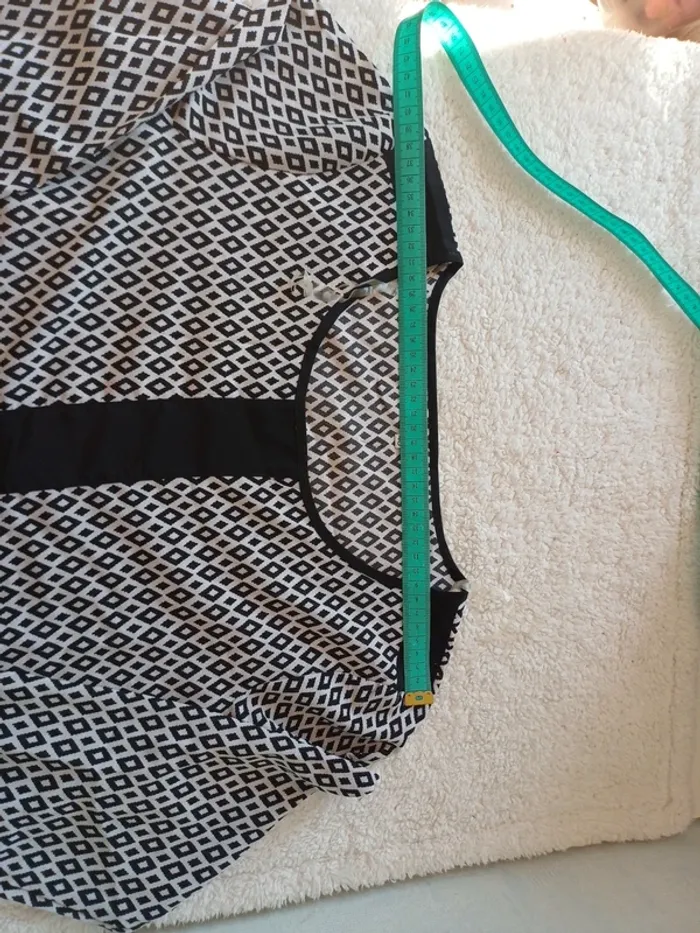 Blouse noire et blanche imprimé losange - photo numéro 3