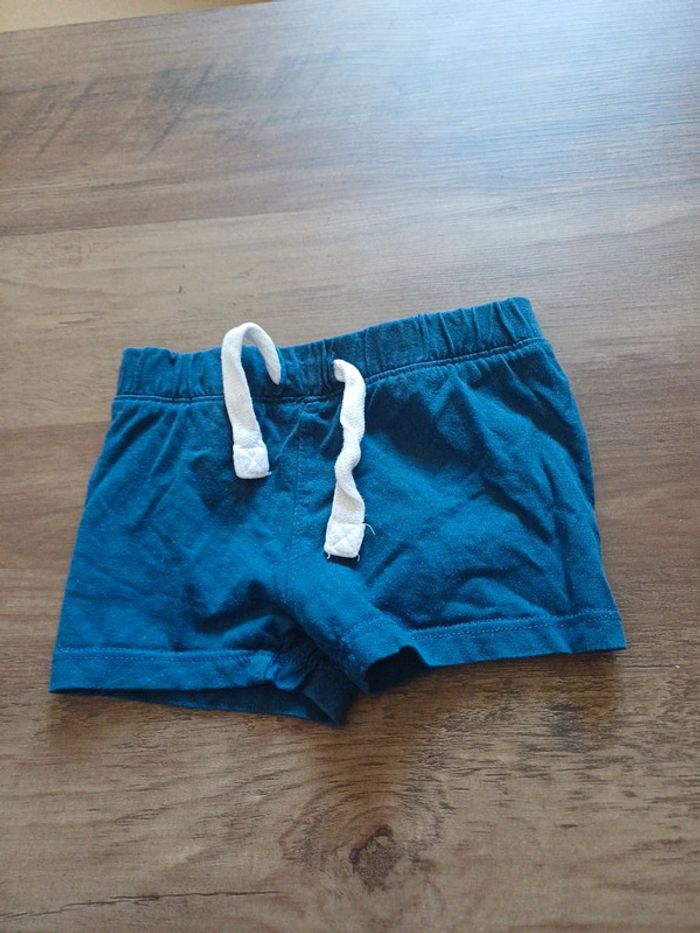 Short bleu foncé