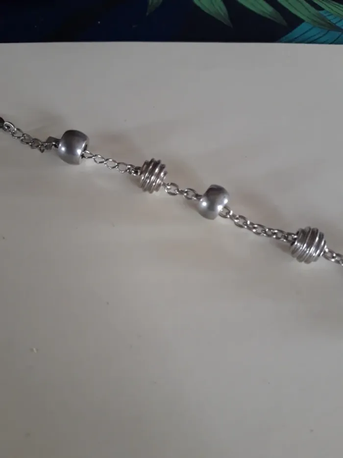 Joli bracelet boules argentées - photo numéro 2
