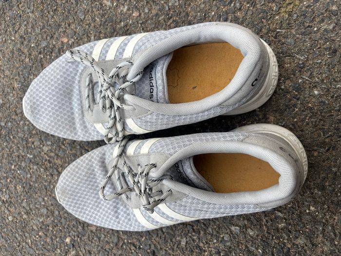 Chaussures Adidas runing 10€ - photo numéro 3