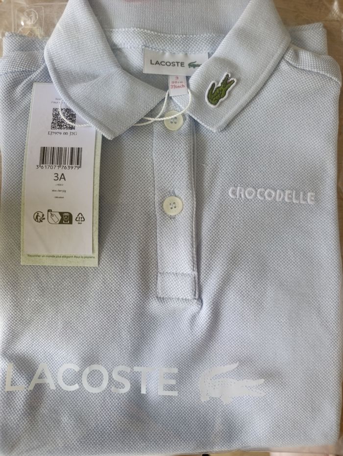 Robe Lacoste
