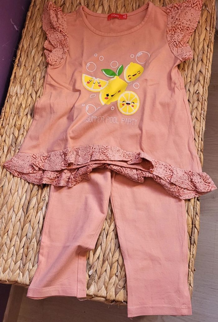 Ensemble tissaia 8 ans