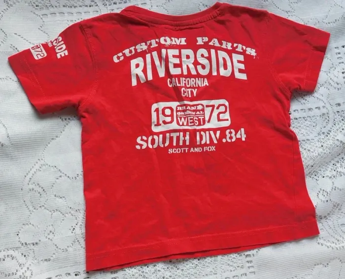 Tee-shirt rouge " Riverside", en très bon état, taille 2ans - photo numéro 2