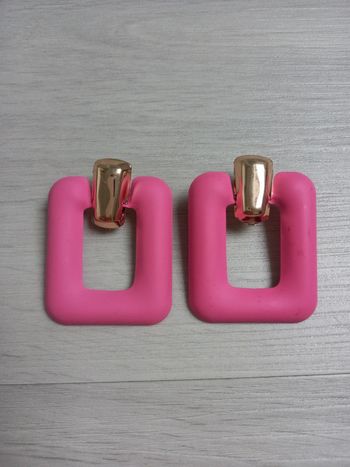 Bloucles d'oreilles roses