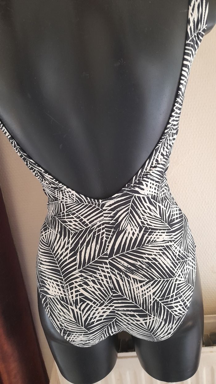 Maillot de bain une pièce - photo numéro 4