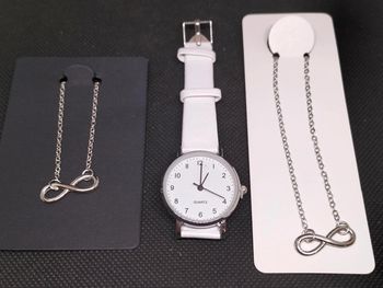 Parure montre blanche collier et bracelet infini