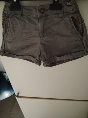 Short fille kaki