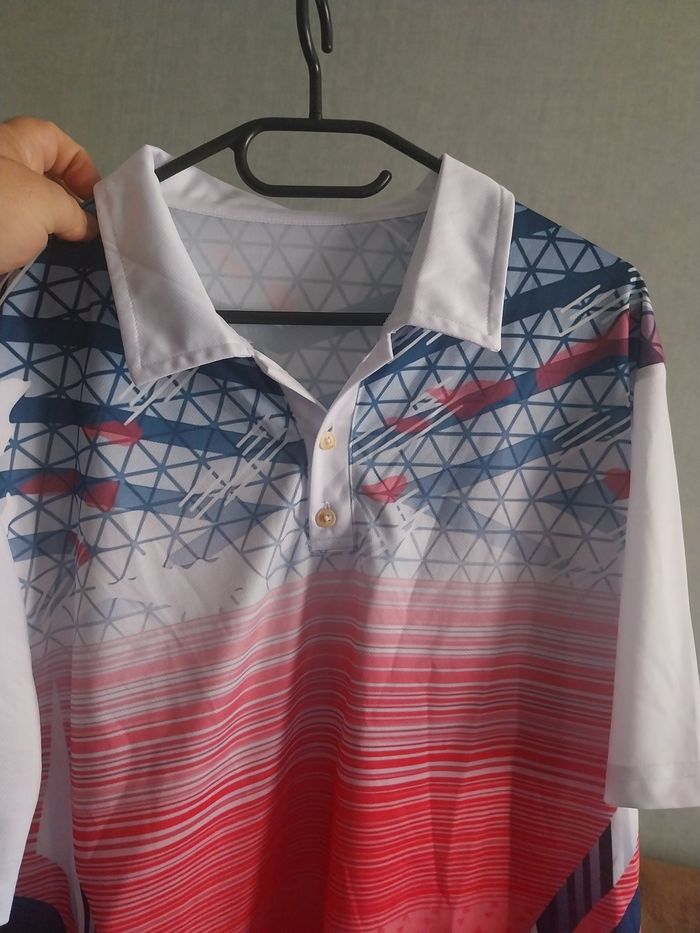 Polo tout neuf jamais porté - photo numéro 2