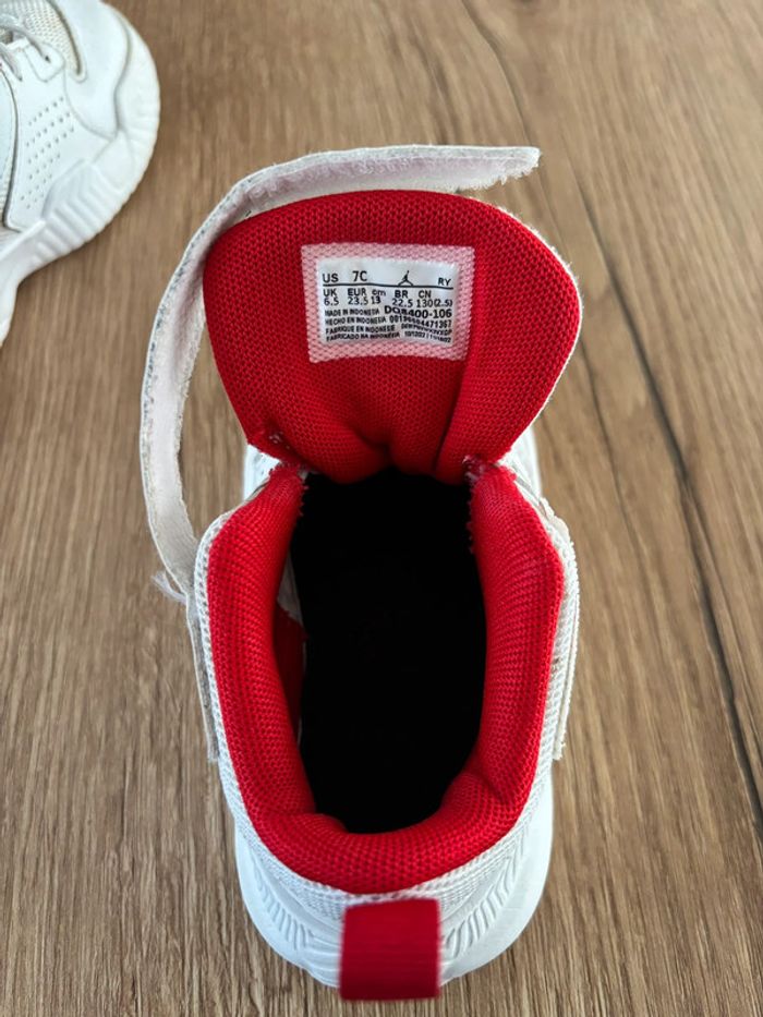 Nike Jordan blanc rouge 23,5 - photo numéro 6
