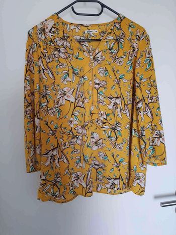 Blouse jaune  fleurie taille  44