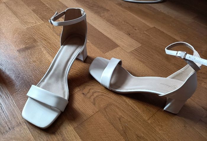 Talon taille 39 - photo numéro 2