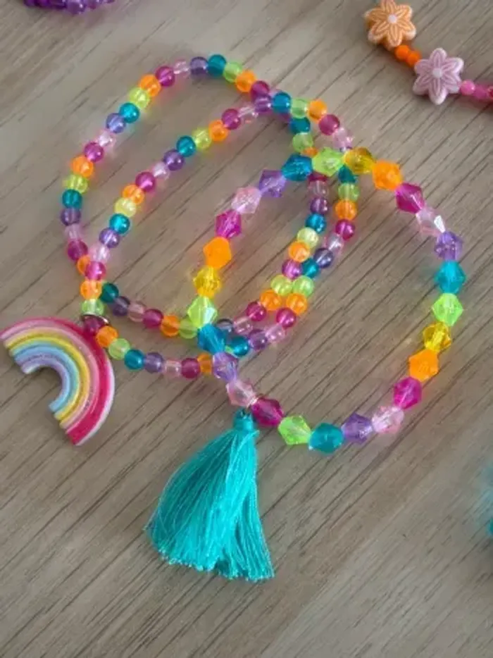 Lot bijoux fantaisie enfant - photo numéro 3