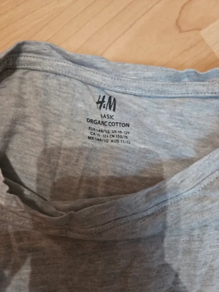 Tee shirt manche longue gris taille 10.12ans H&M - photo numéro 2