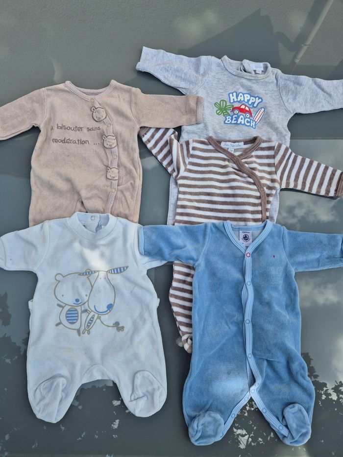 Lot de vêtements naissance et 1 mois - photo numéro 5
