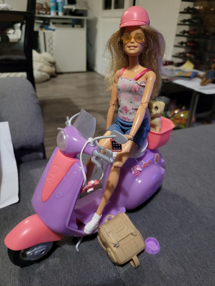 Barbie Scooter Pink Passport