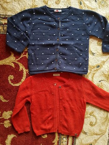 Lot de 2 gilets fille 2ans ikks boutchou