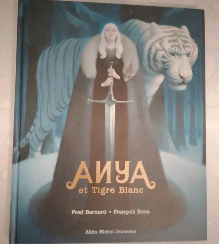 Livre Anya et le tigre 🐯 Blanc