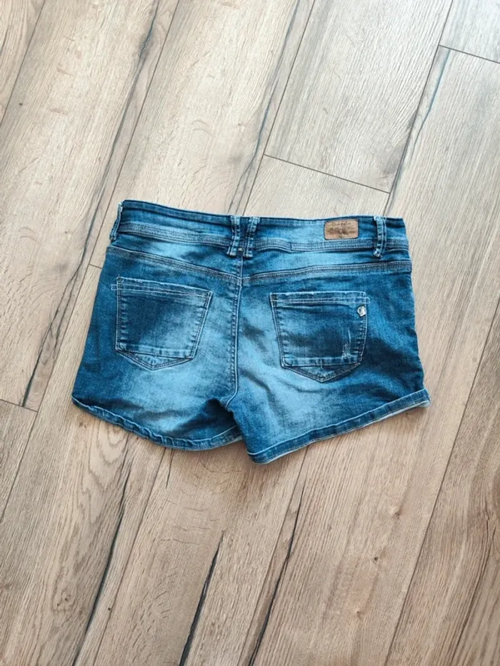 Short T38 - photo numéro 2